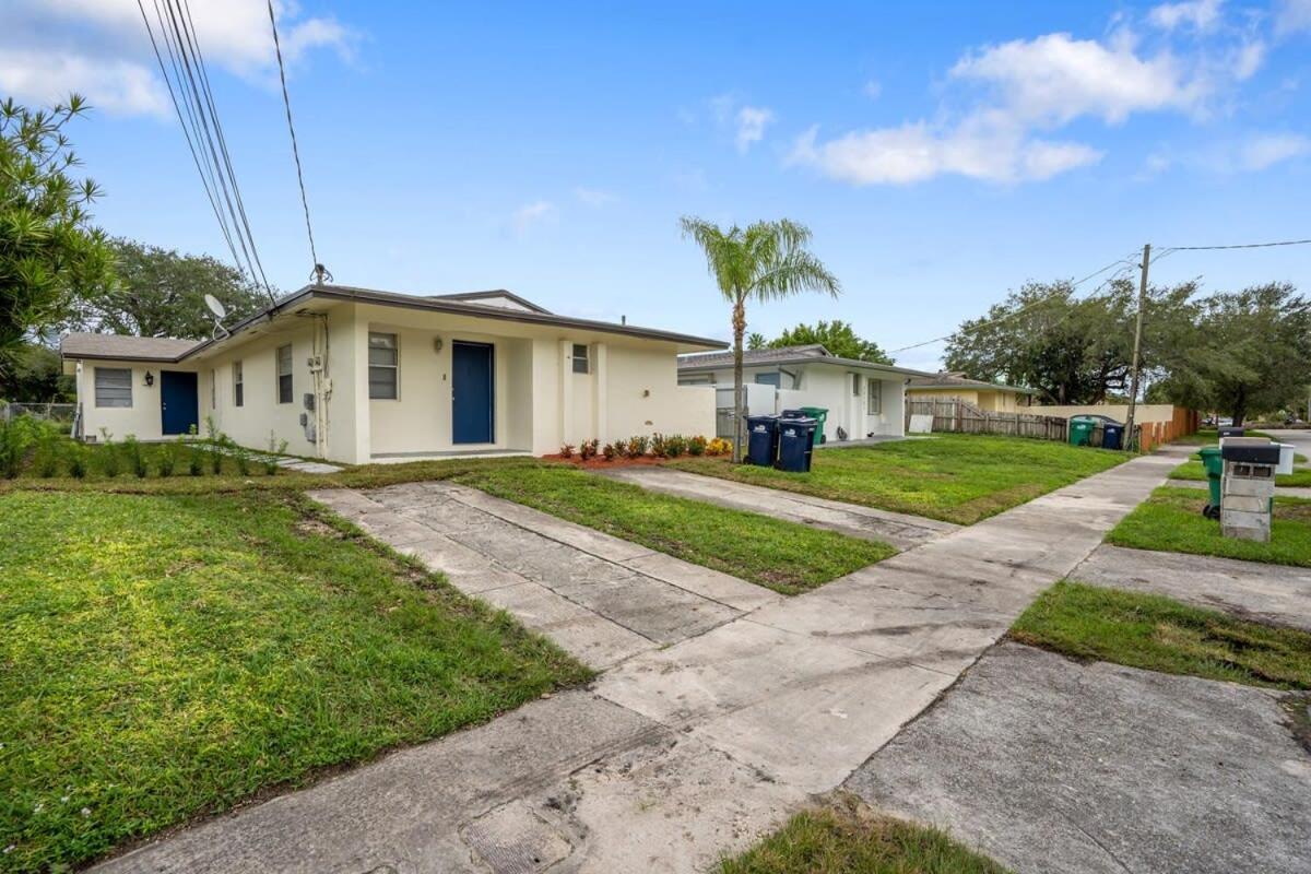 Villa Blue Door Duplex Renovated Parking And Designed à Cutler Bay Extérieur photo